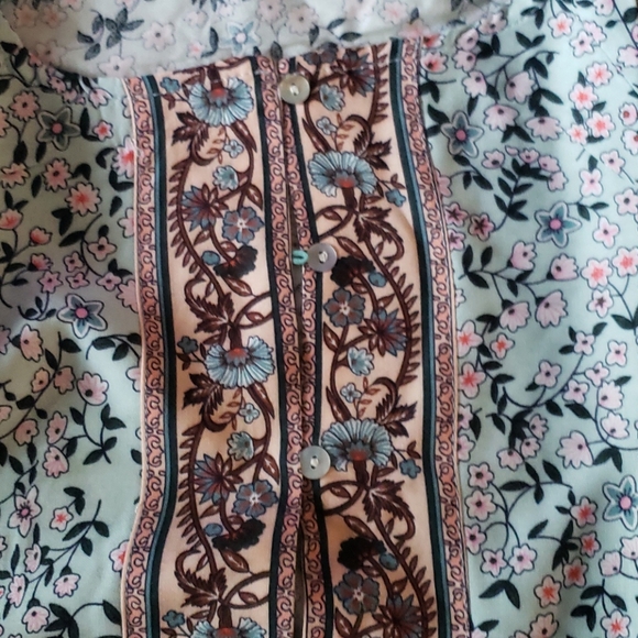 ‼️S left💞New boutique Button Front blouse - Picture 7 of 8